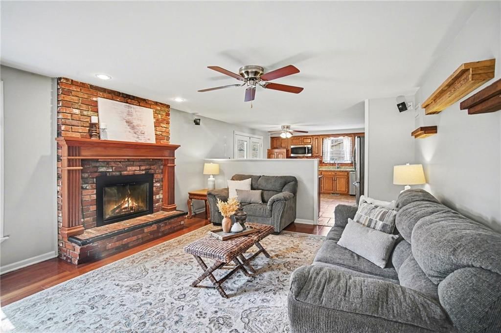 9706 Melrose Drive — photo 10