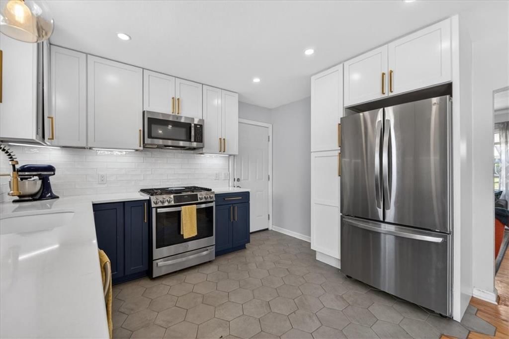 8306 Madison Avenue — photo 8