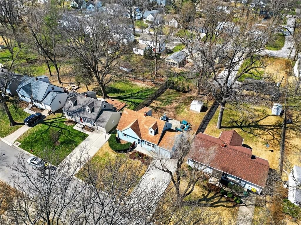 8306 Madison Avenue — photo 30