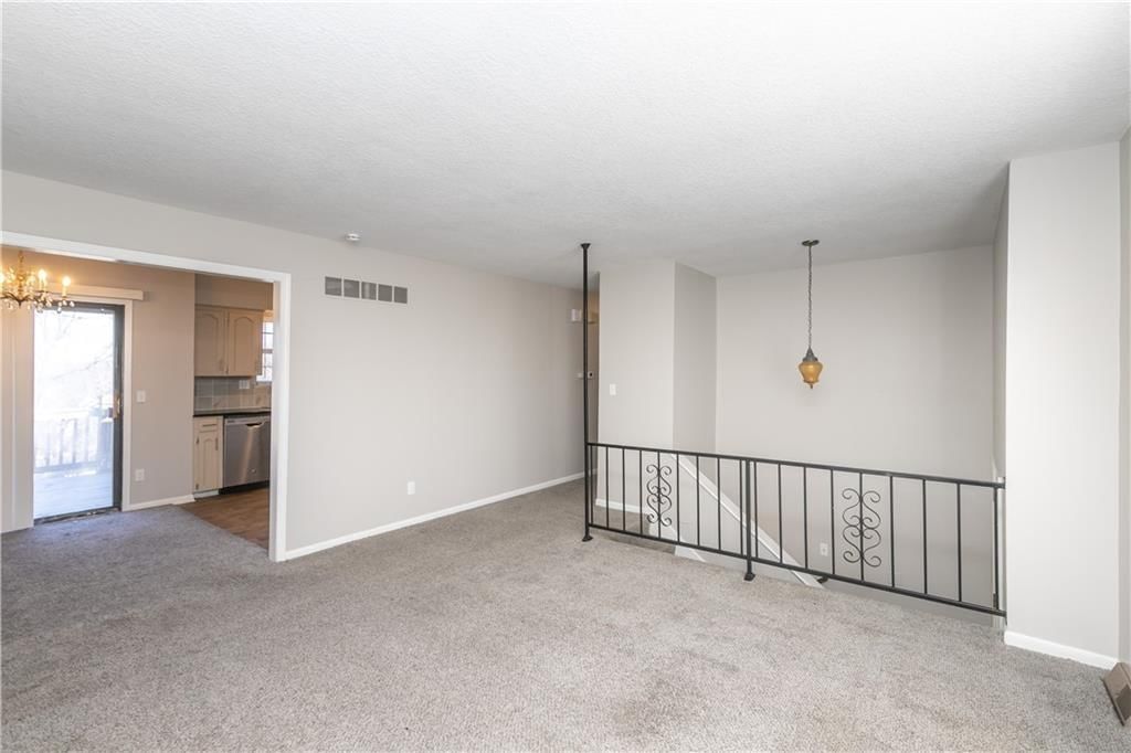 9857 N Cherry Street — photo 8