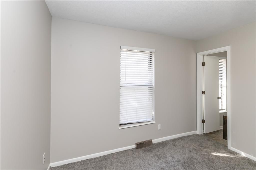 9857 N Cherry Street — photo 20