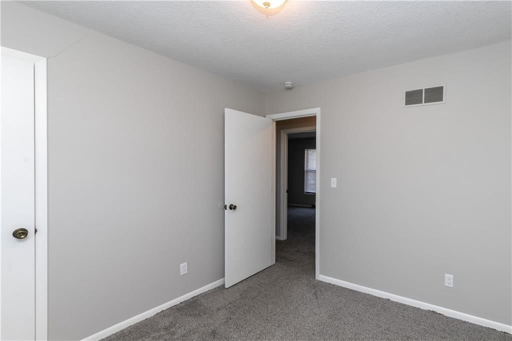 9857 N Cherry Street — photo 29