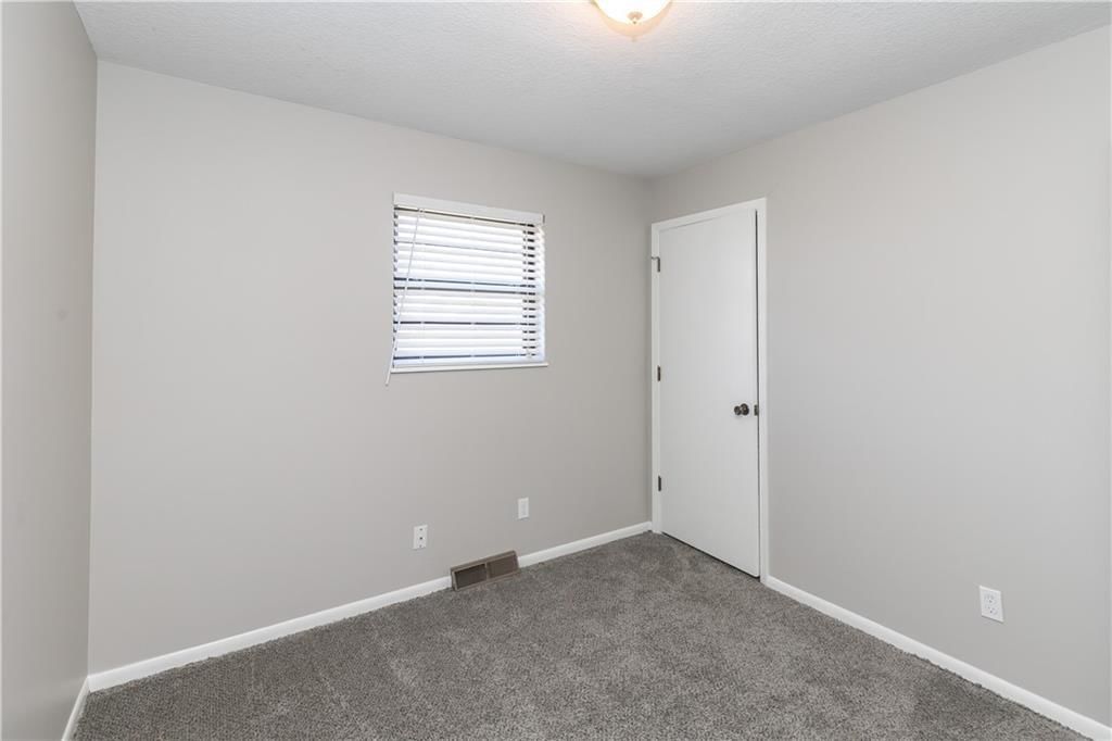 9857 N Cherry Street — photo 30