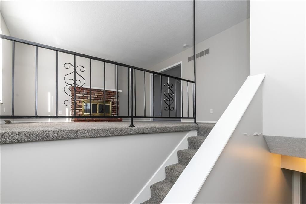 9857 N Cherry Street — photo 31