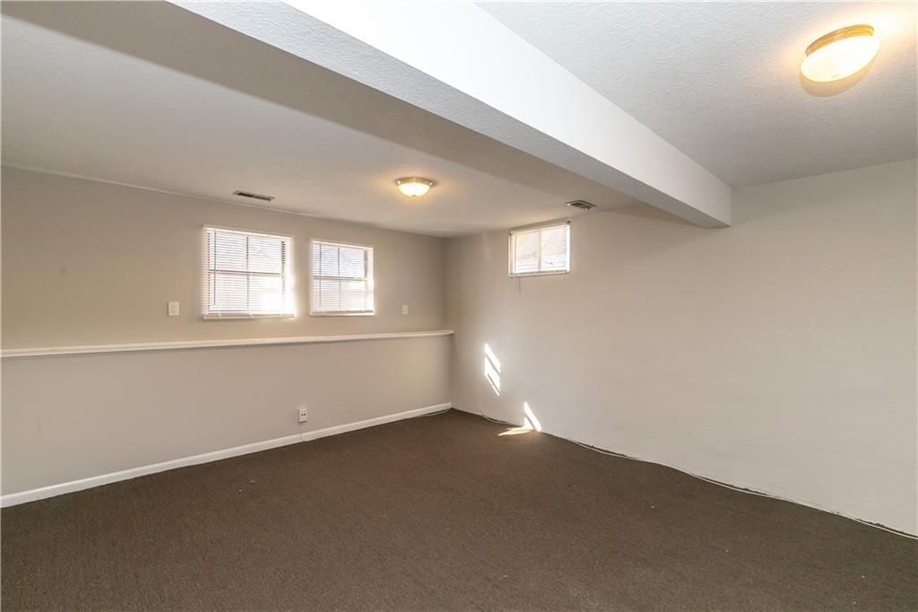 9857 N Cherry Street — photo 32