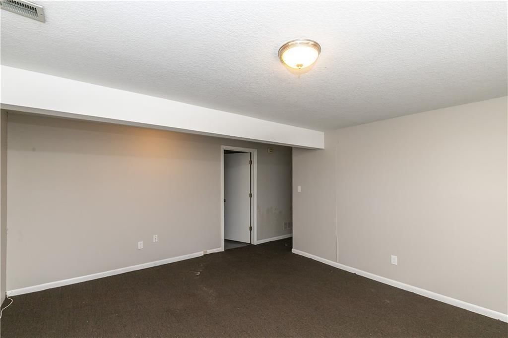 9857 N Cherry Street — photo 33
