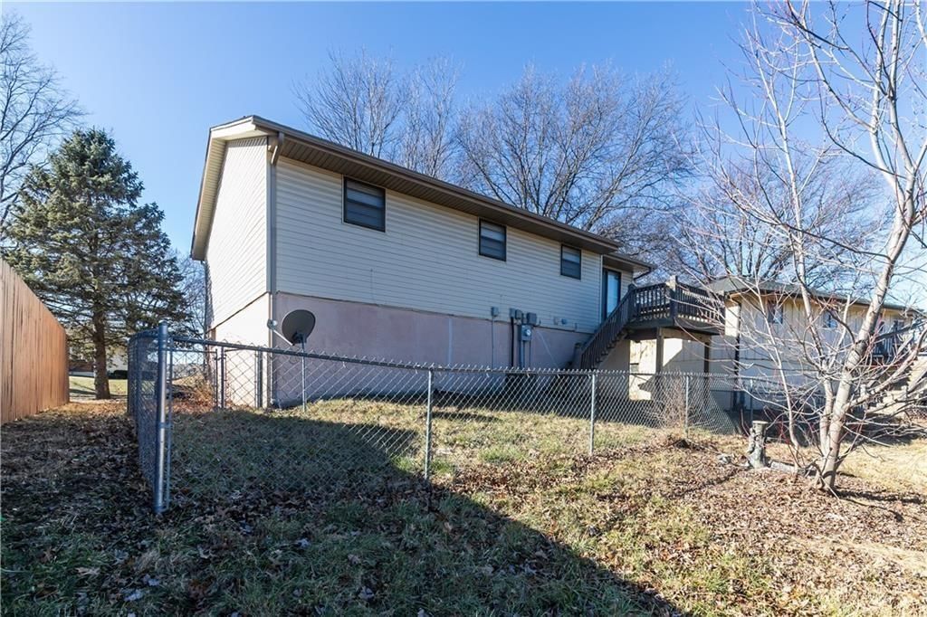 9857 N Cherry Street — photo 35