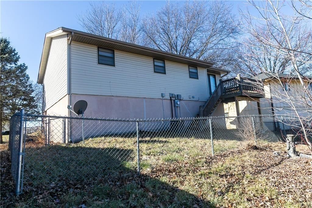9857 N Cherry Street — photo 36
