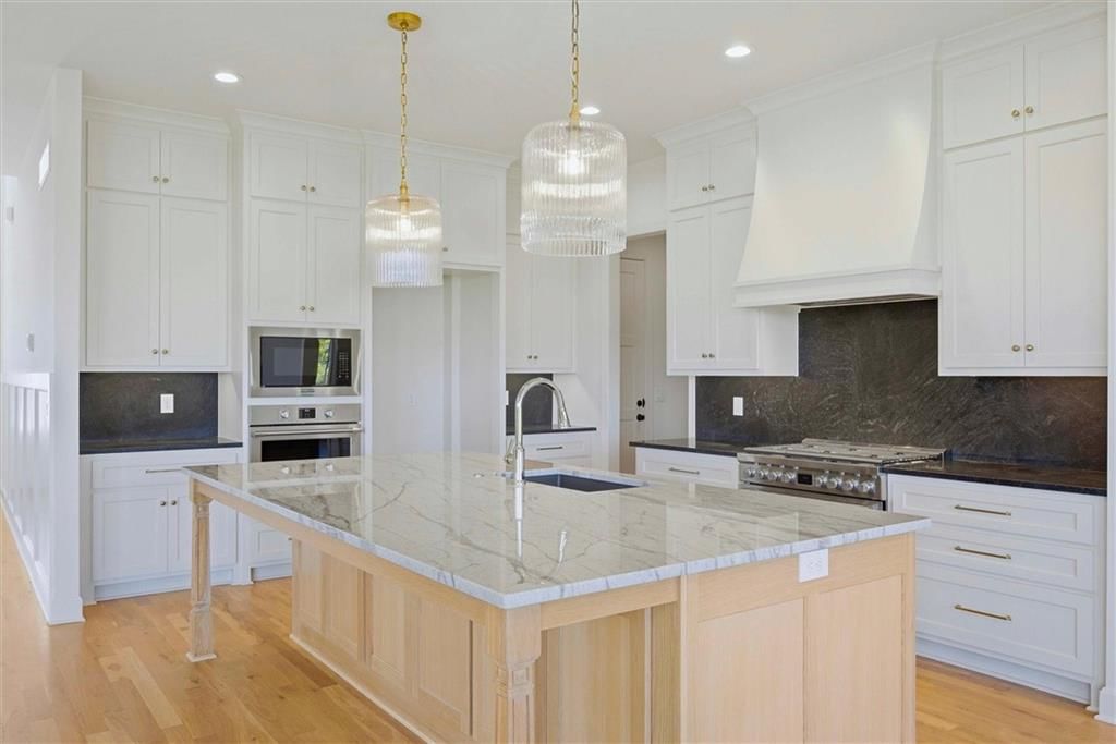 21710 W 80th Terrace — photo 12