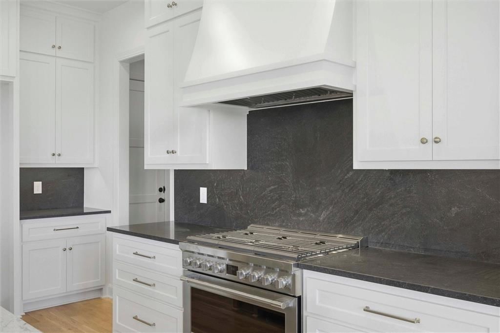 21710 W 80th Terrace — photo 13