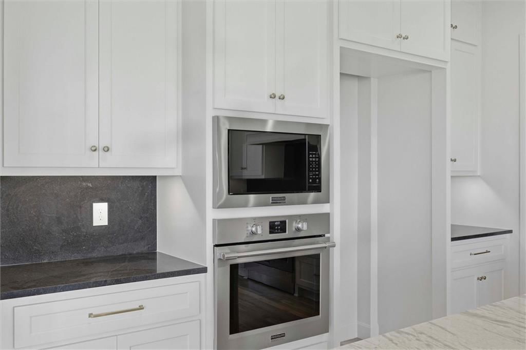 21710 W 80th Terrace — photo 14