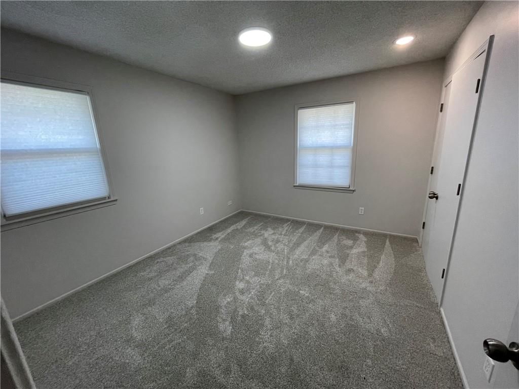 12506 Winchester Avenue — photo 10