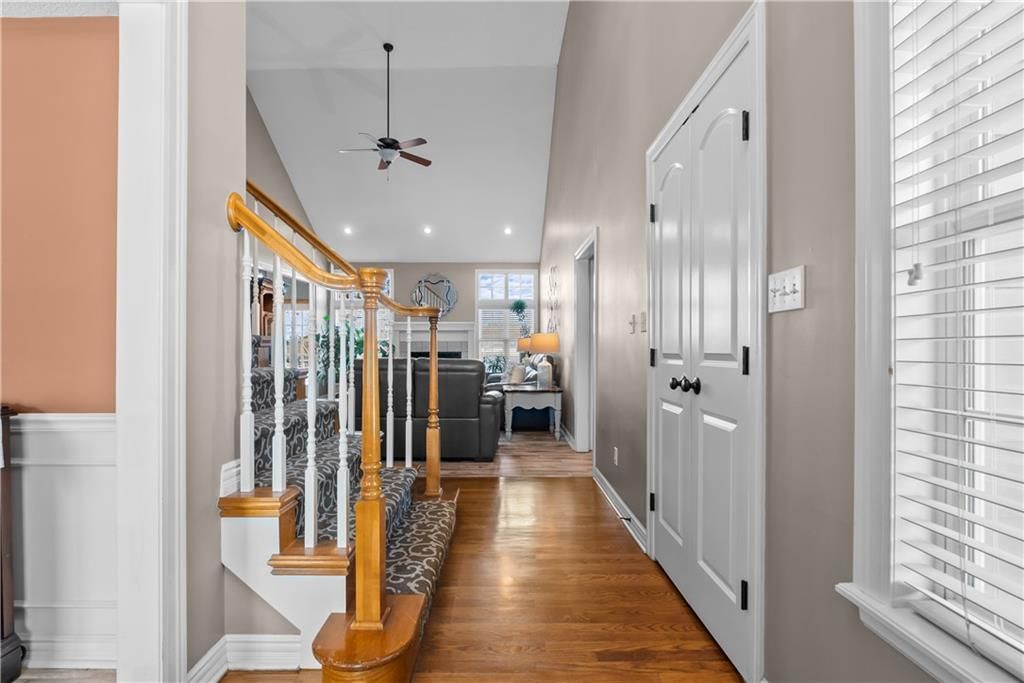 1008 SW Whistle Drive — photo 4