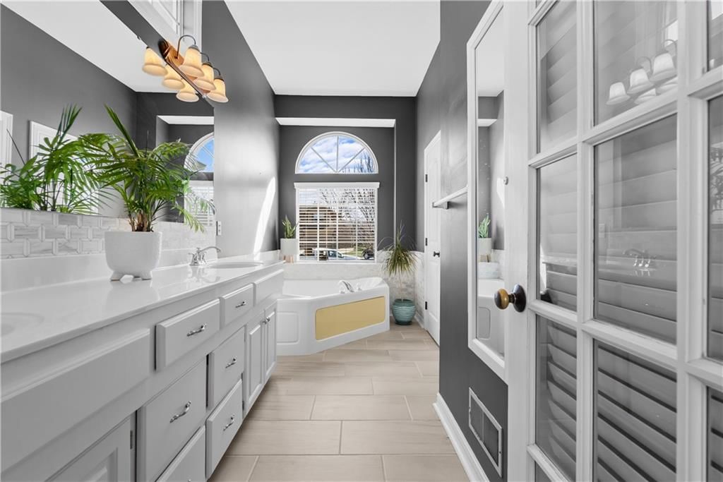 1008 SW Whistle Drive — photo 12