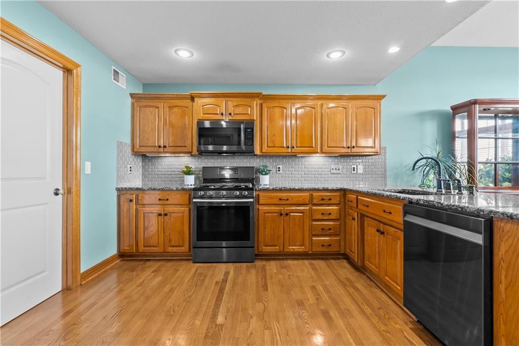 1008 SW Whistle Drive — photo 17
