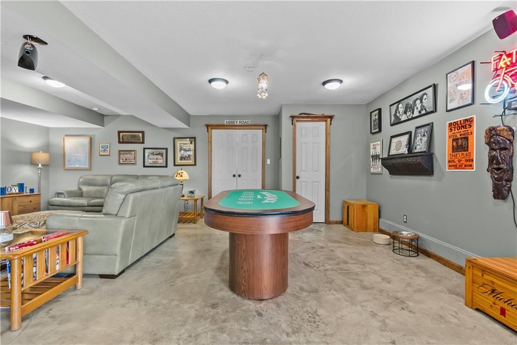 1008 SW Whistle Drive — photo 36