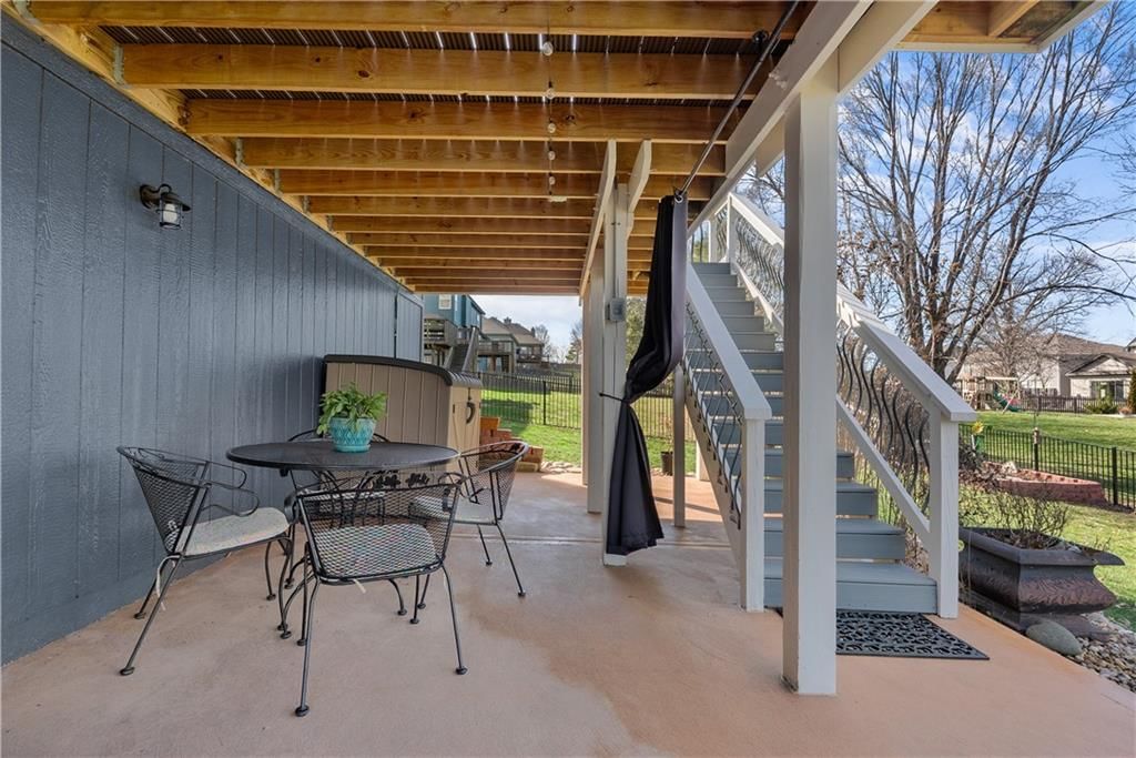 1008 SW Whistle Drive — photo 48