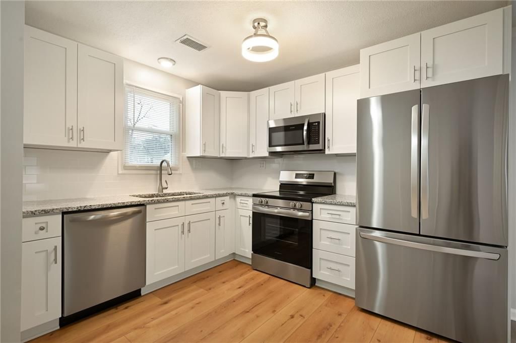 5117 CREST Drive — photo 8