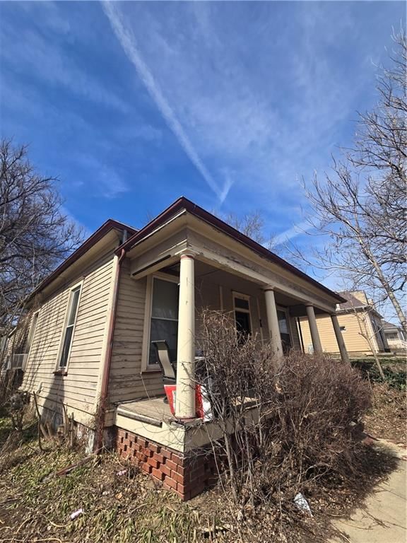 1618 Main Street — photo 2