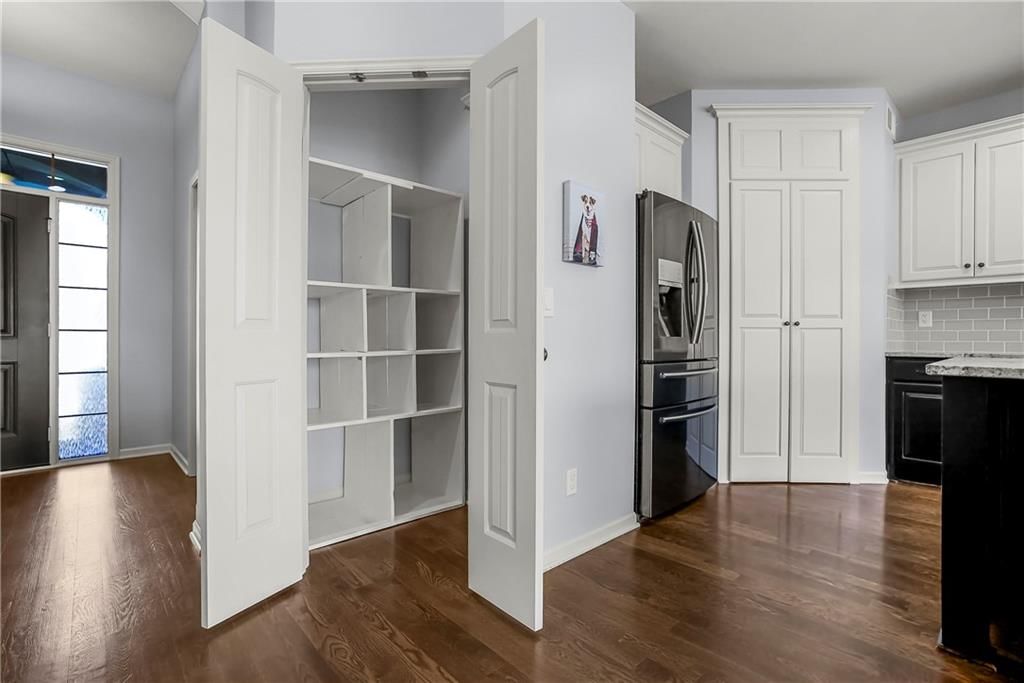 2301 W Piatt Lane — photo 13