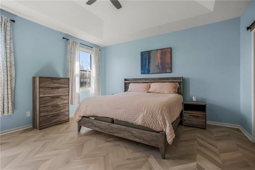 2301 W Piatt Lane — photo 16