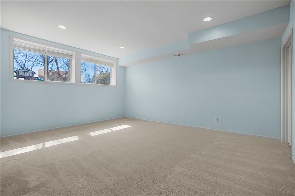 2301 W Piatt Lane — photo 26