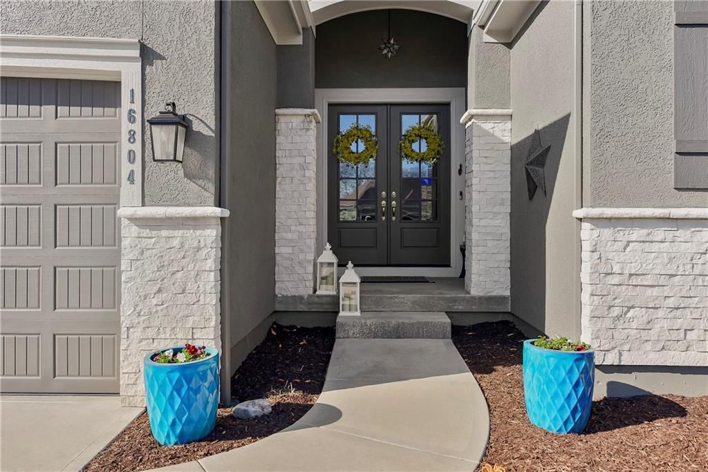 16804 Bradshaw Street — photo 2