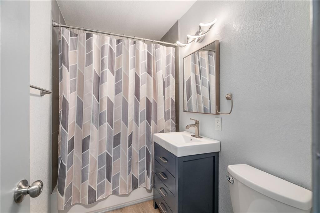 2400 S Crescent Avenue — photo 17