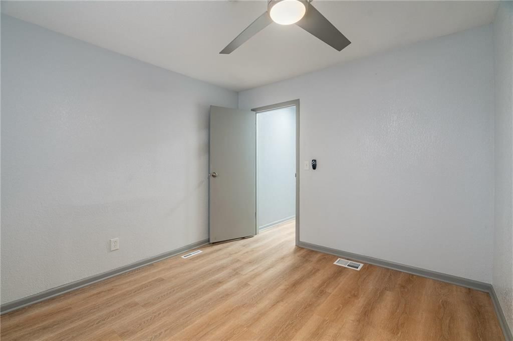 2400 S Crescent Avenue — photo 19