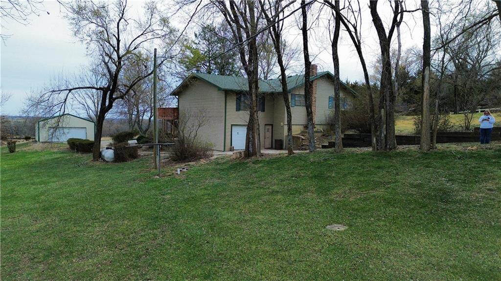 1045 Yale Road — photo 5