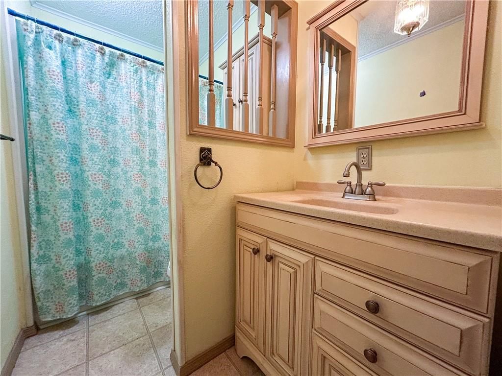 1045 Yale Road — photo 30