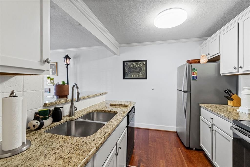 4727 Jarboe Street — photo 11