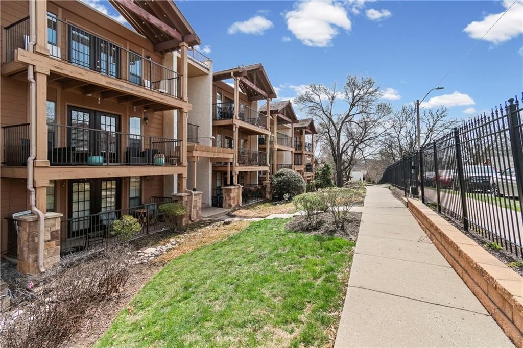4727 Jarboe Street — photo 24