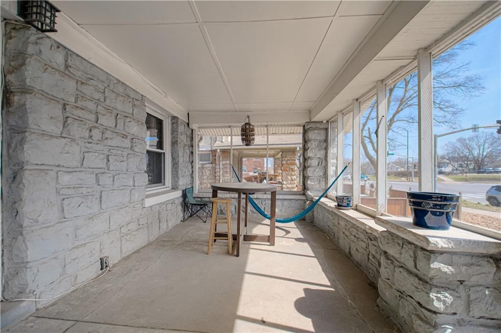 3116 E Linwood Boulevard — photo 3
