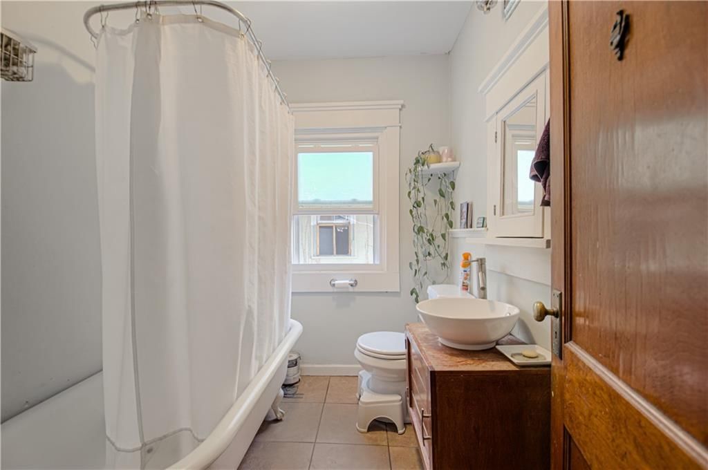 3116 E Linwood Boulevard — photo 17