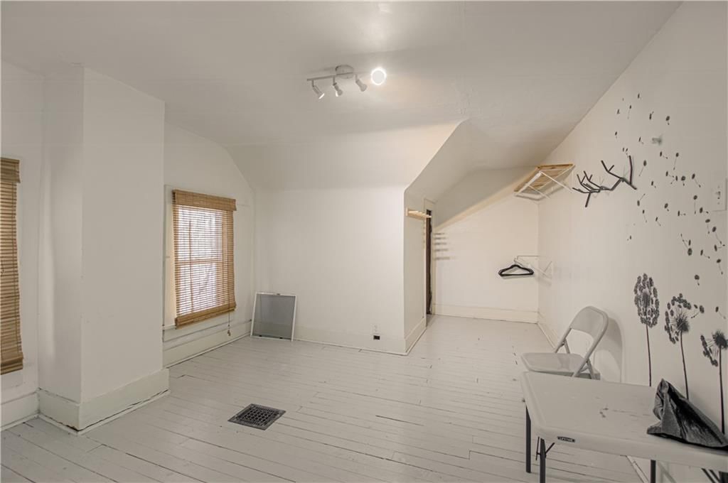 3116 E Linwood Boulevard — photo 23