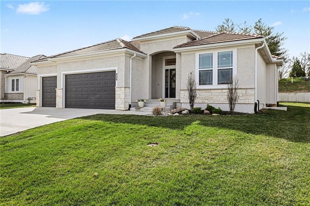 525 NE Sienna Place — photo 2