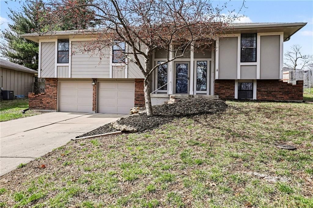 117 SE 2nd Street, Blue Springs, MO
