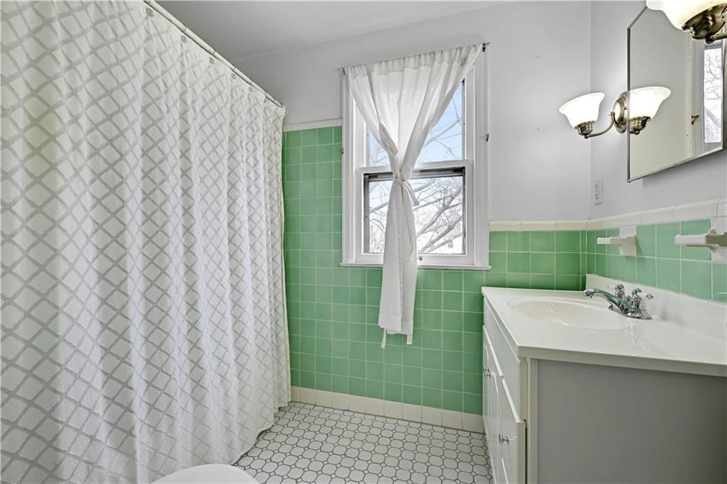 408 E 73rd Terrace — photo 26