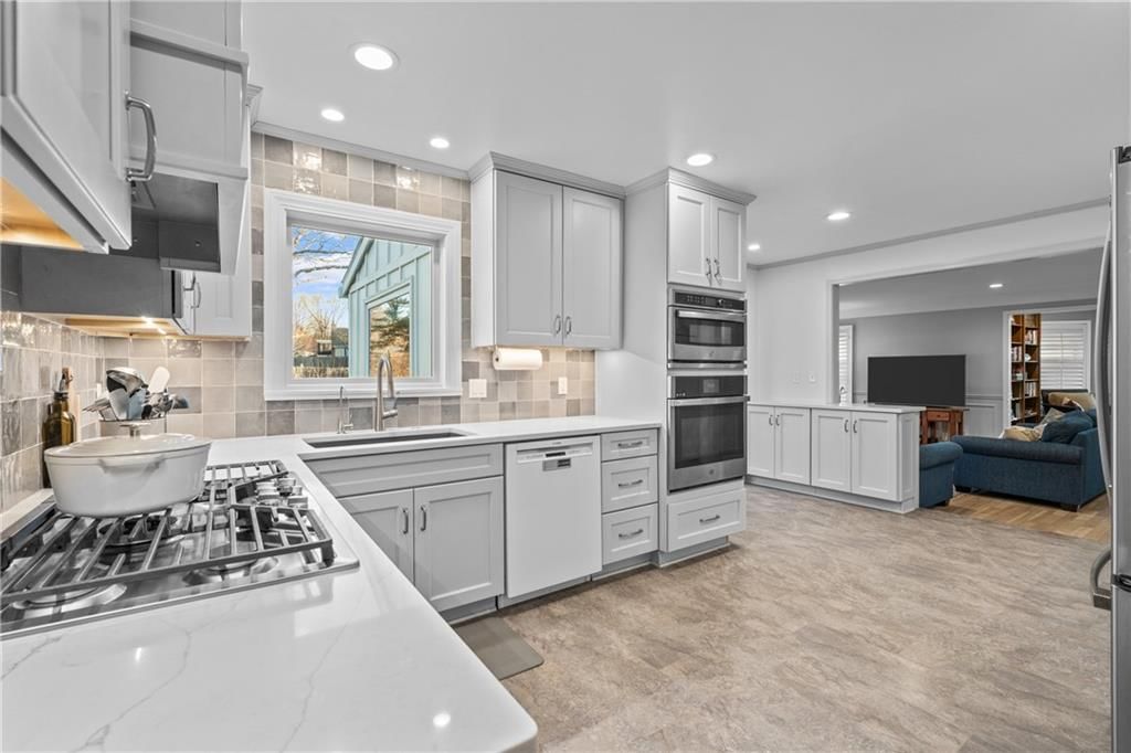 8698 W 101st Street — photo 10