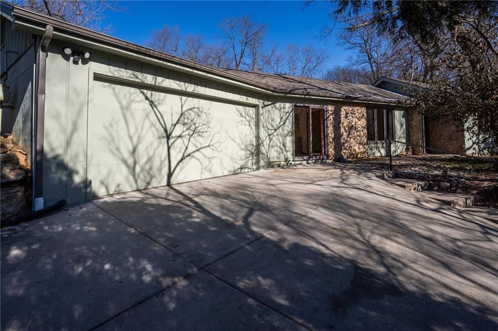 3008 Westdale Place — photo 2