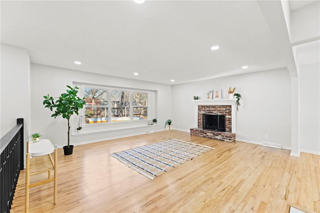 7325 Hardy Avenue — photo 3