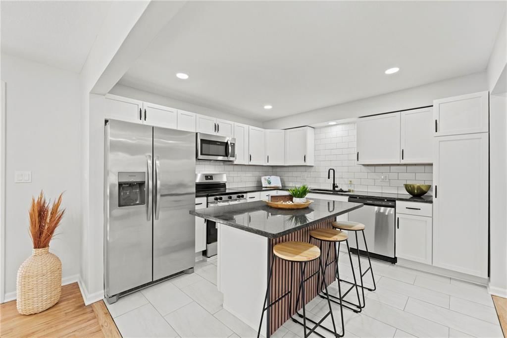 7325 Hardy Avenue — photo 9