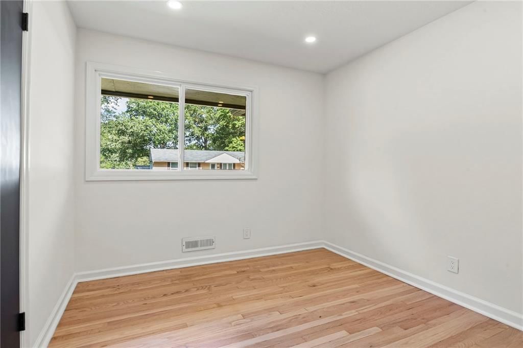 11029 E 53rd Terrace — photo 17
