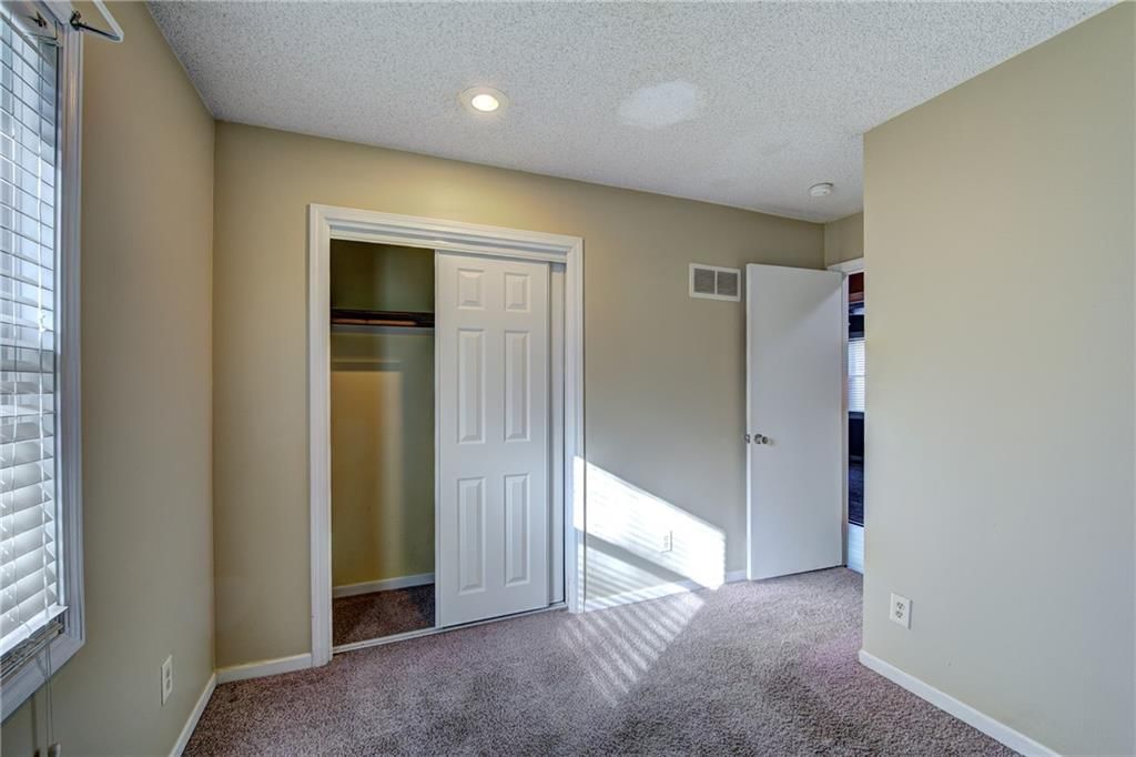 607 NE Karapat Drive — photo 10