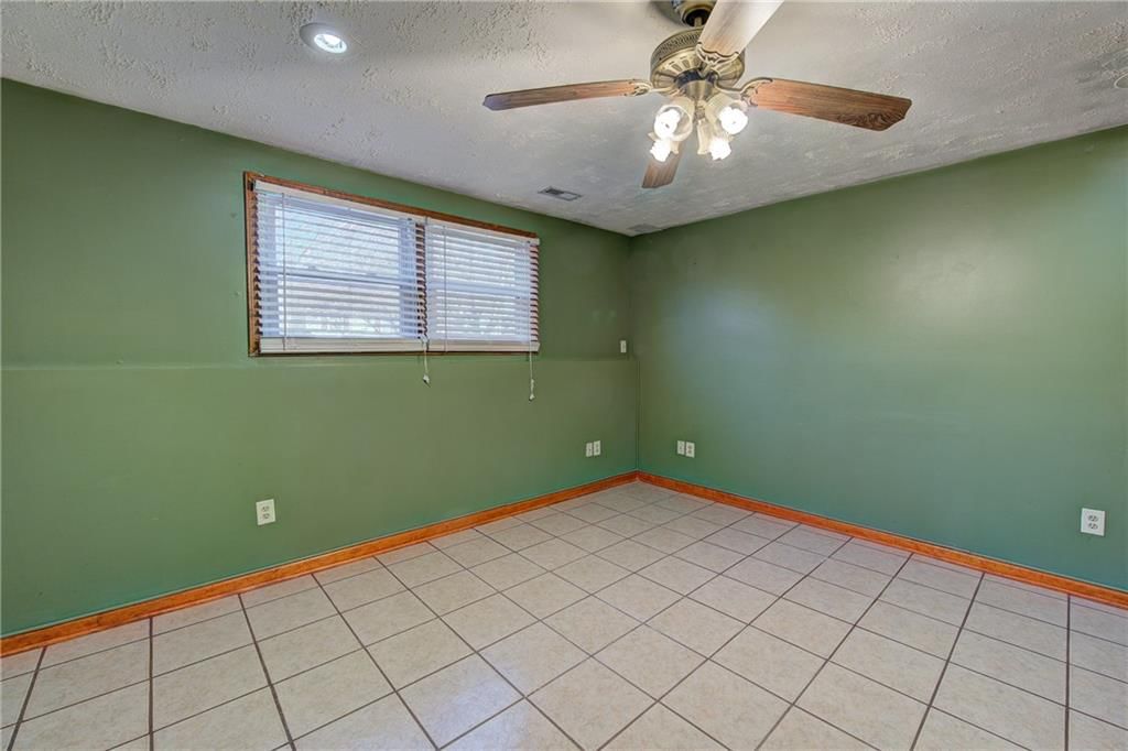 607 NE Karapat Drive — photo 12