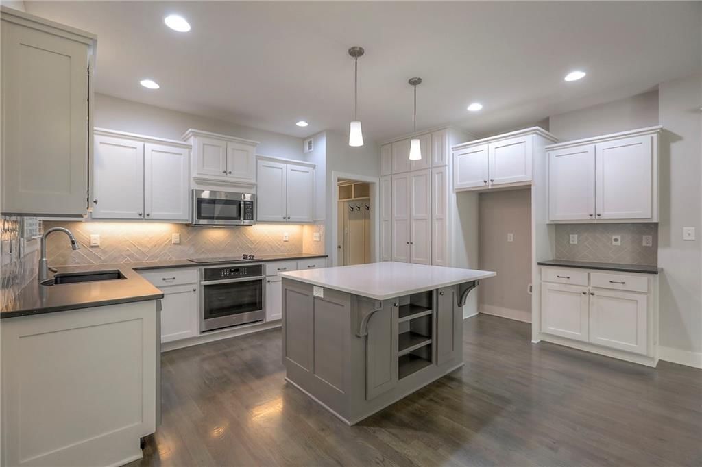 1305 NE Goshen Drive — photo 12