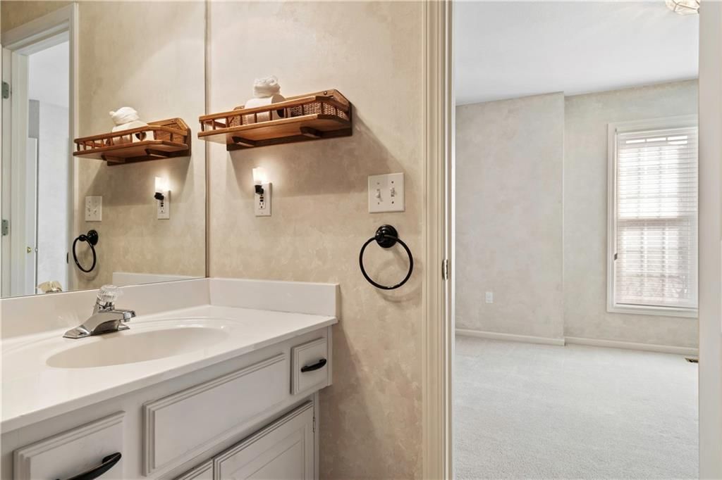 4804 NW 59th Court — photo 8