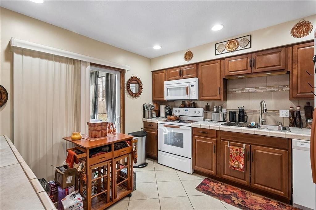 7416 Hardy Avenue — photo 3