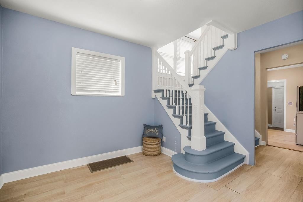 2112 E 36th Street — photo 2